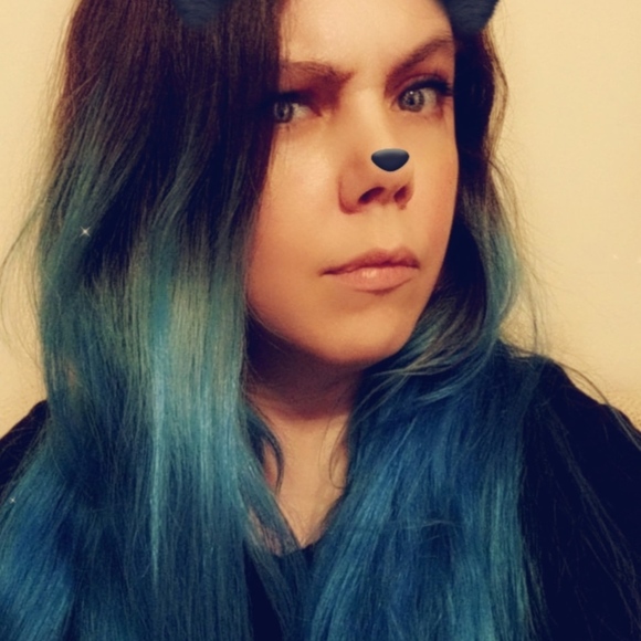 Meet your Posher, Beth - Picture 5 of 5